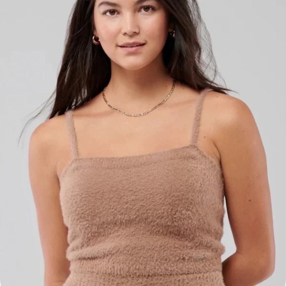 Hollister Fuzzy Soft Knit Adjustable Strap Crop Top Tan Size Large‎